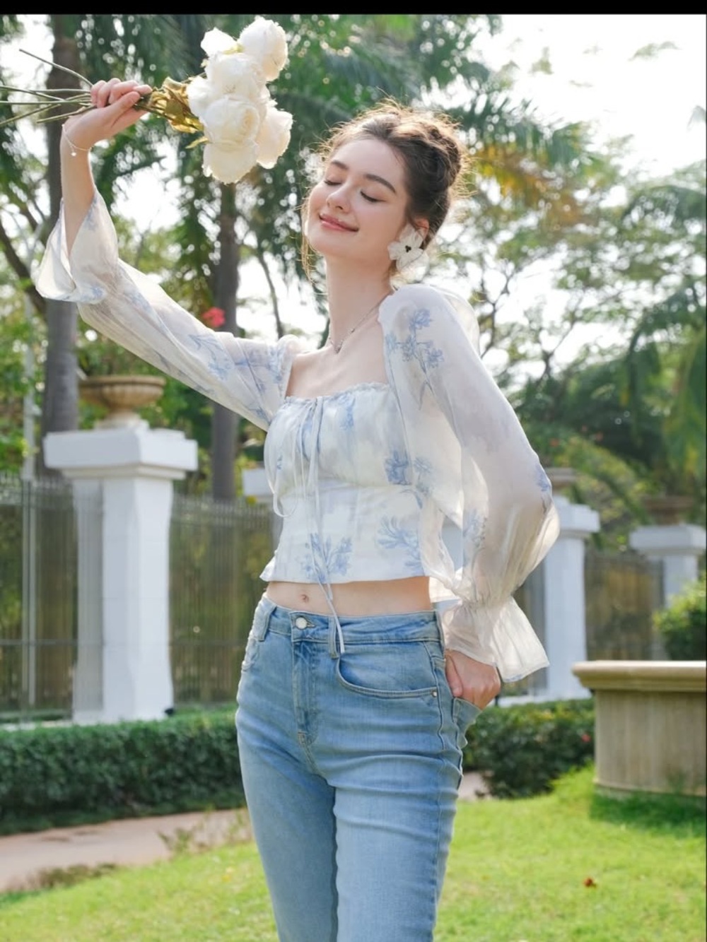 Floral Tie-Front Sheer Long-Sleeve Crop Top - White & Light Blue
